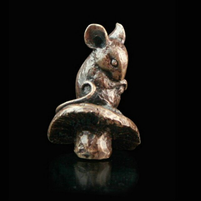 Mouse on Toadstool