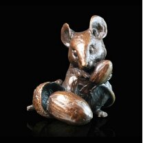 Mouse With Acorns (735)